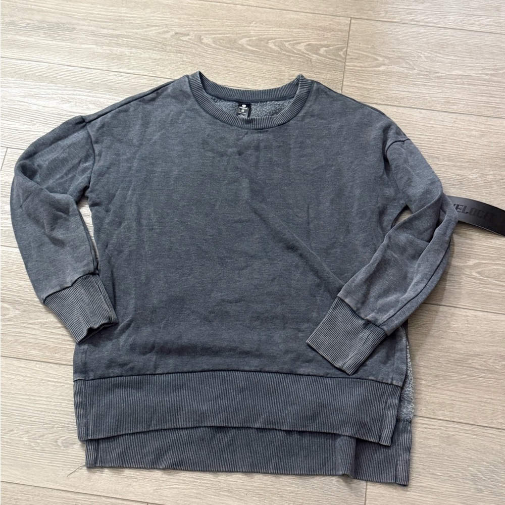 NWT Women’s Charcoal Crewneck Sweatshirt Size M